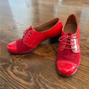 Elegant Red Women's Heeled Oxfords